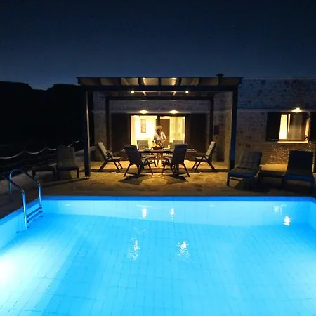 Sirena Villa *