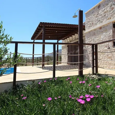 Sirena Villa *